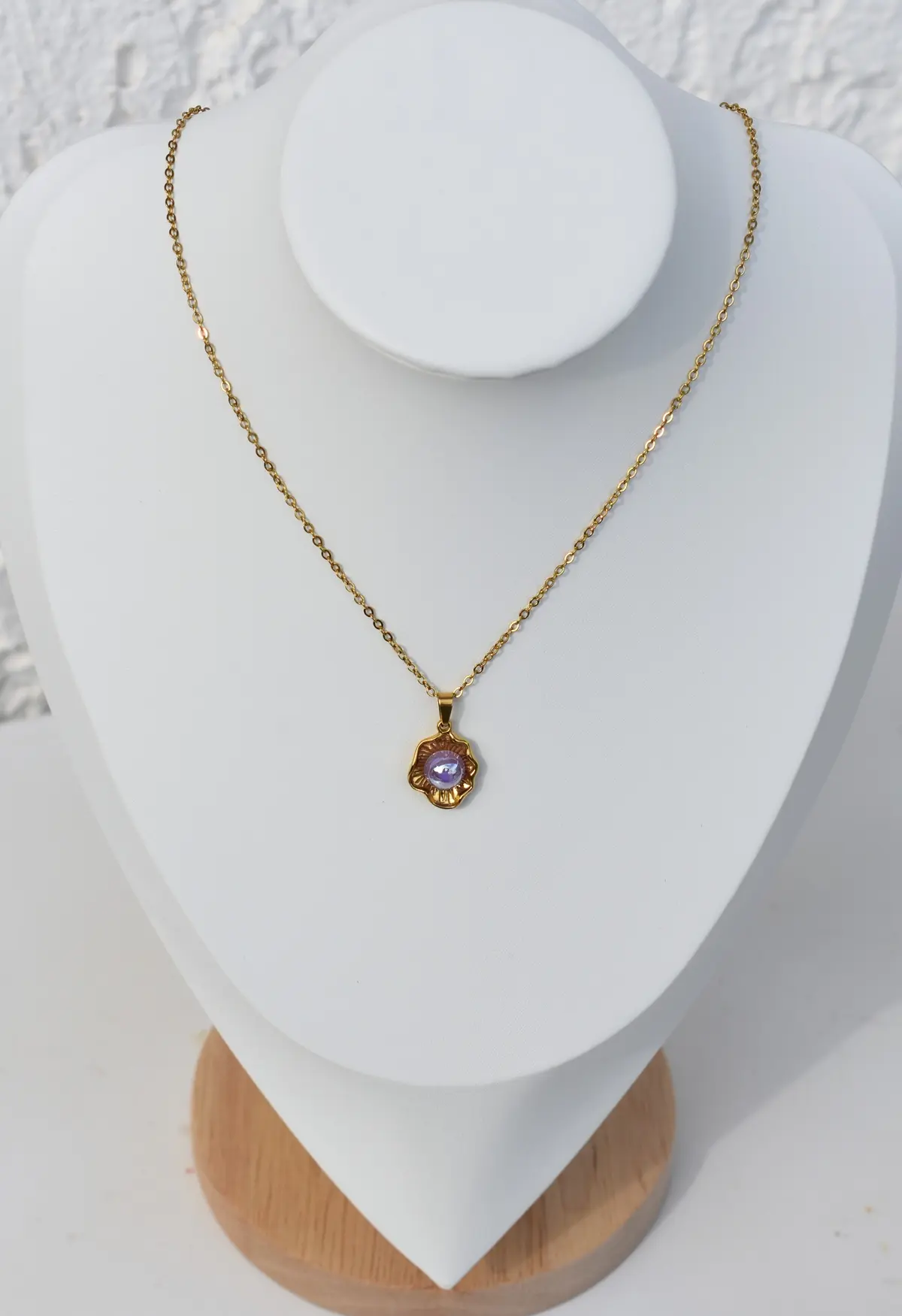 Shell Aura Necklace Purple
