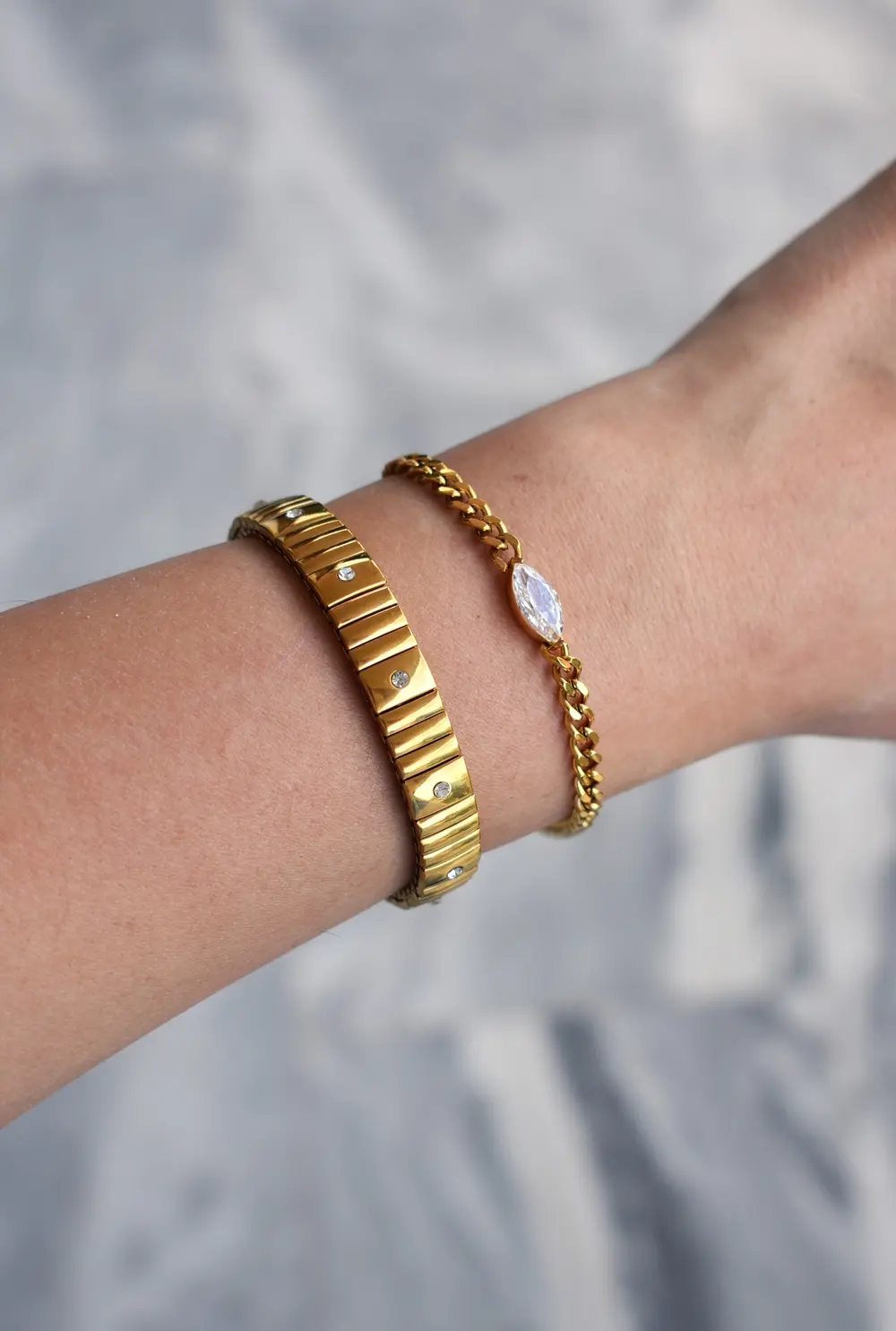 Angel Kiss Bracelet Gold